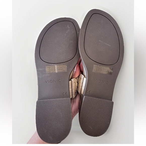 Vionic Alvana Gold Slip On Toe Post Thong Slides Sandals Shoes Size 8.5 - Picture 9 of 10